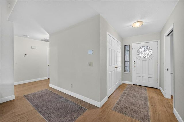 813 E Catalina Circle, Fresno, CA 93730