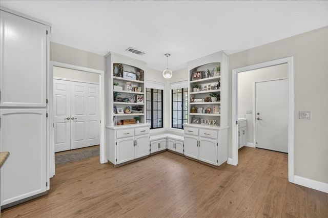 813 E Catalina Circle, Fresno, CA 93730