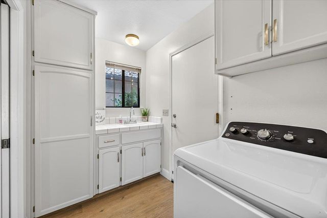 813 E Catalina Circle, Fresno, CA 93730