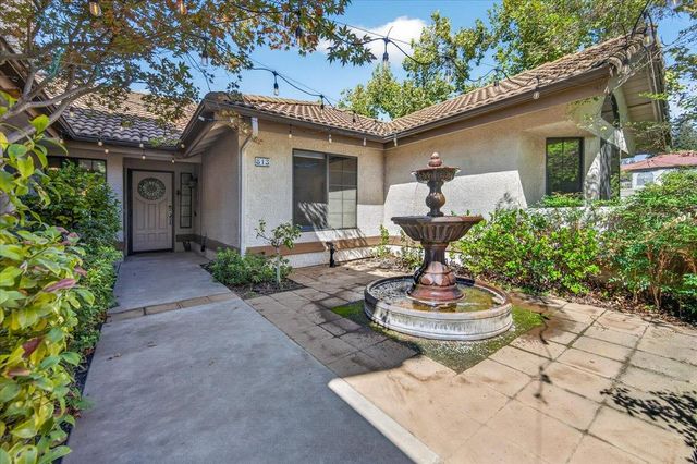 813 E Catalina Circle, Fresno, CA 93730