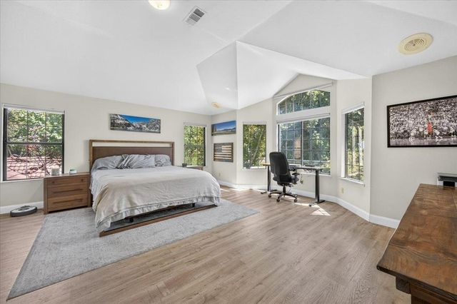 813 E Catalina Circle, Fresno, CA 93730