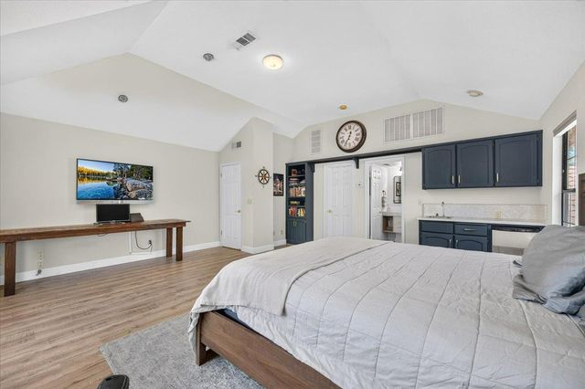 813 E Catalina Circle, Fresno, CA 93730