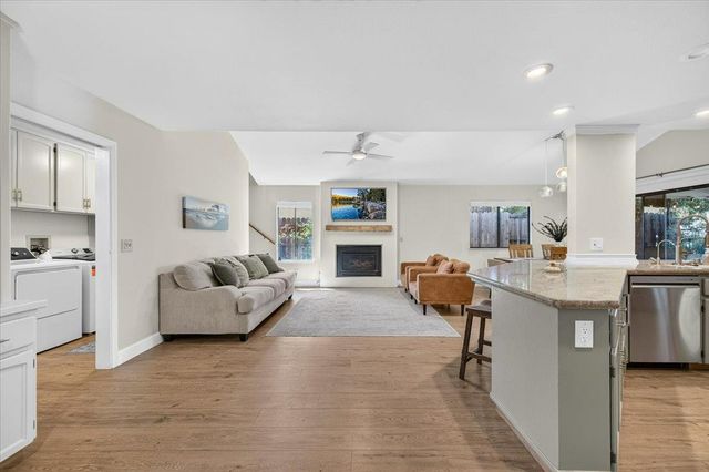 813 E Catalina Circle, Fresno, CA 93730