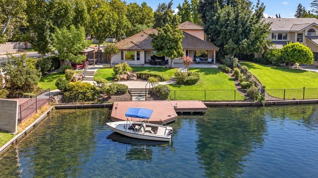813 E Catalina Circle, Fresno, CA 93730