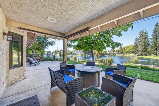 813 E Catalina Circle, Fresno, CA 93730