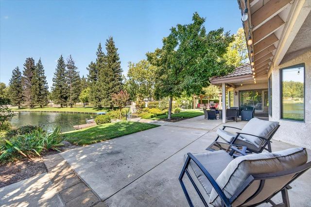 813 E Catalina Circle, Fresno, CA 93730