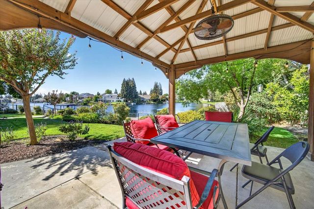 813 E Catalina Circle, Fresno, CA 93730