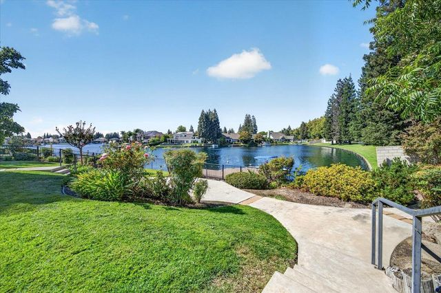 813 E Catalina Circle, Fresno, CA 93730