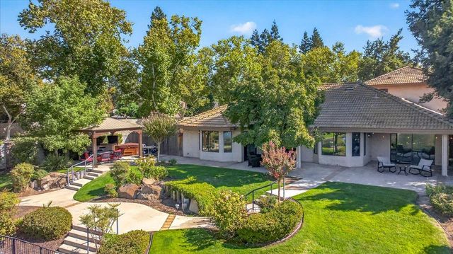 813 E Catalina Circle, Fresno, CA 93730