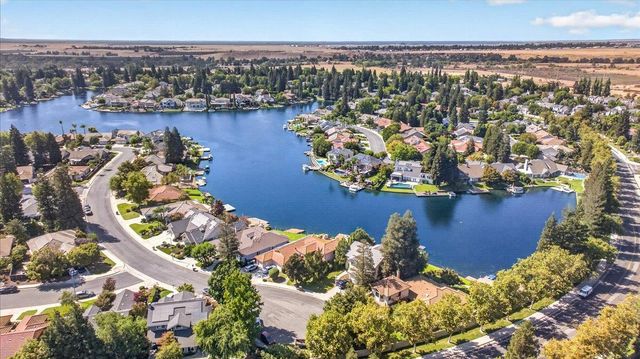 813 E Catalina Circle, Fresno, CA 93730
