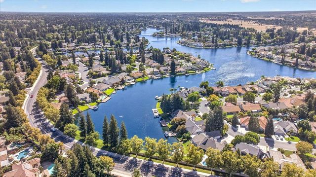 813 E Catalina Circle, Fresno, CA 93730