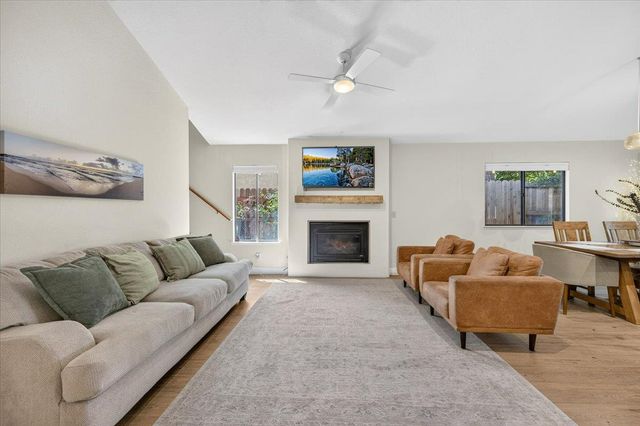 813 E Catalina Circle, Fresno, CA 93730