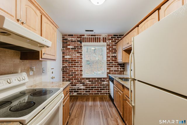 40 Village Walk 40, Wilton, CT 06897