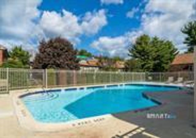 40 Village Walk 40, Wilton, CT 06897