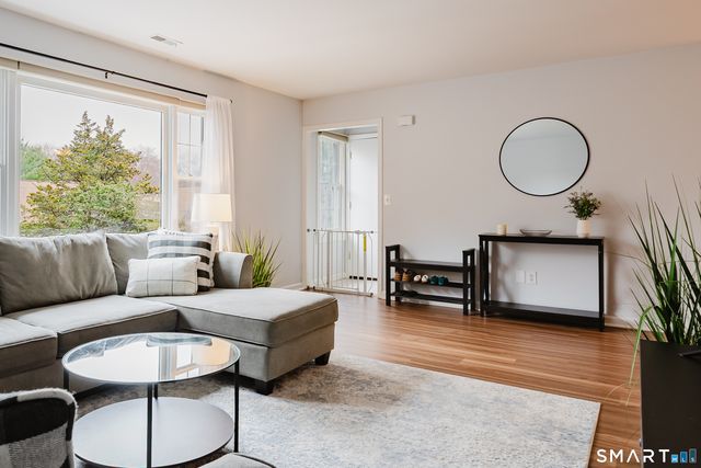 40 Village Walk 40, Wilton, CT 06897