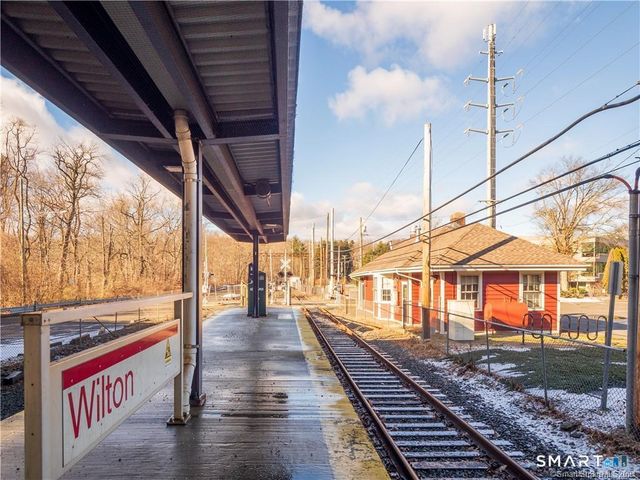 40 Village Walk 40, Wilton, CT 06897