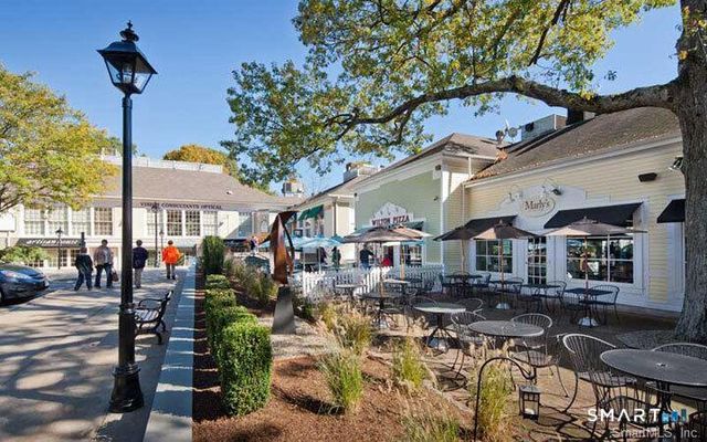 40 Village Walk 40, Wilton, CT 06897