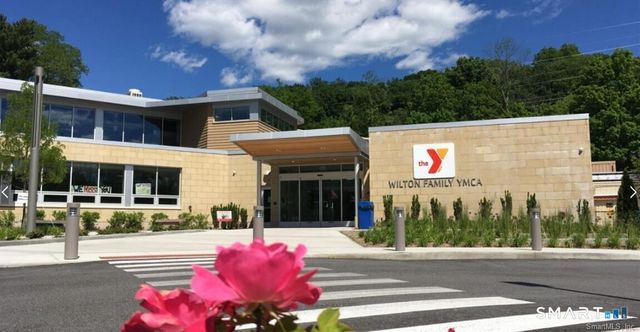 40 Village Walk 40, Wilton, CT 06897