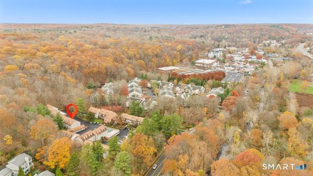 40 Village Walk 40, Wilton, CT 06897