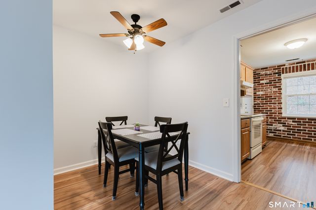 40 Village Walk 40, Wilton, CT 06897