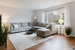 40 Village Walk 40, Wilton, CT 06897