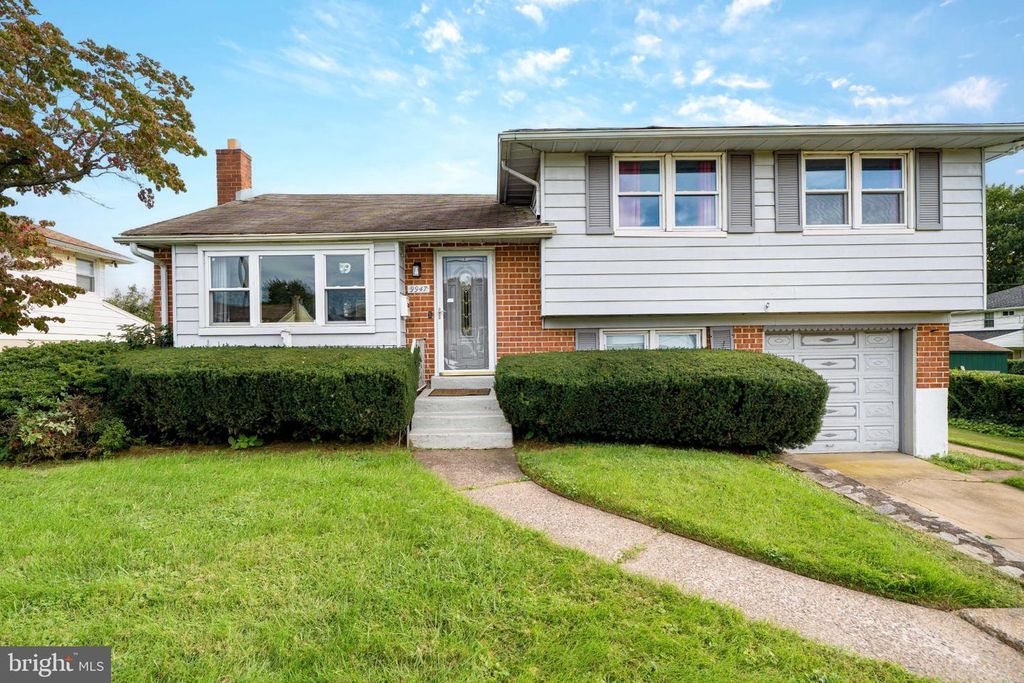 9947 MONTOUR ST, Philadelphia, PA 19115 — photo 2