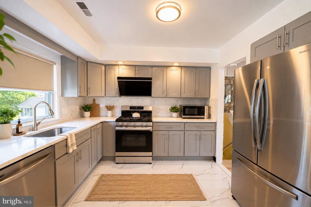 9947 MONTOUR ST, Philadelphia, PA 19115 — photo 5