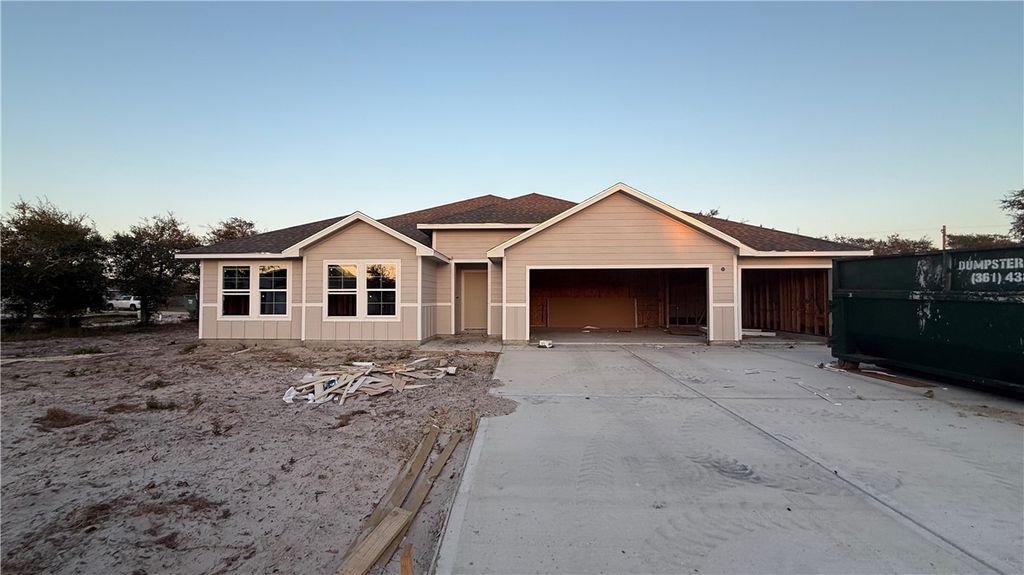 157 Kokomo Dr, Rockport, TX 78382