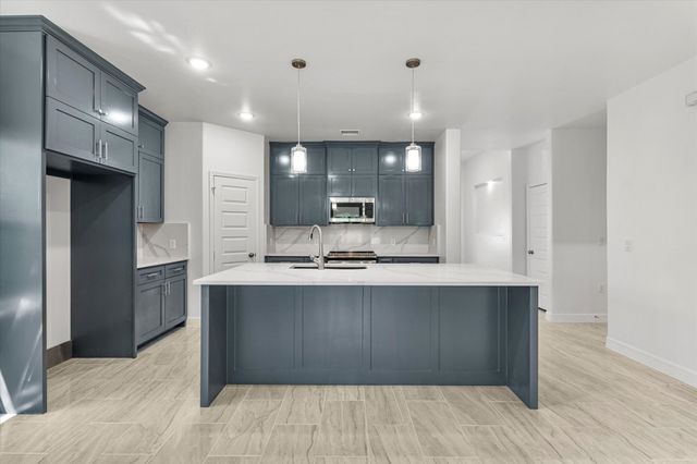 1312 S Clements Street, Gainesville, TX 76240