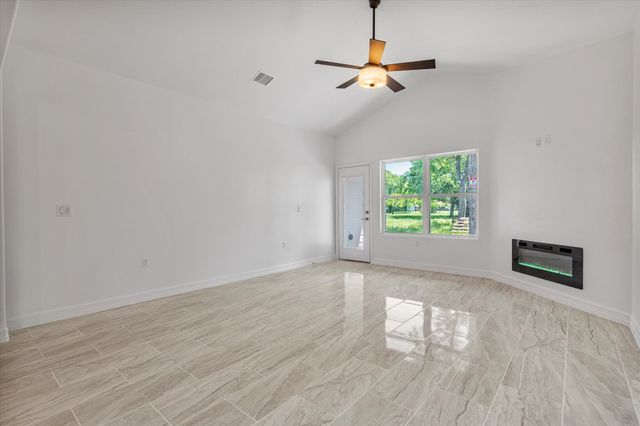 1312 S Clements Street, Gainesville, TX 76240