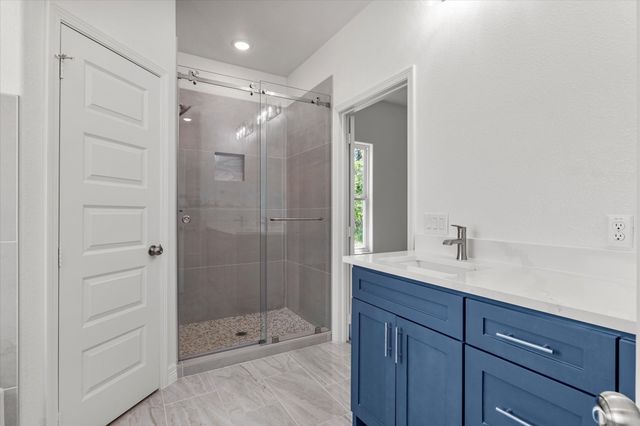 1312 S Clements Street, Gainesville, TX 76240