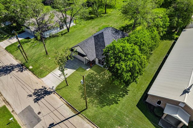 1312 S Clements Street, Gainesville, TX 76240