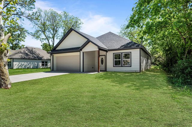 1312 S Clements Street, Gainesville, TX 76240