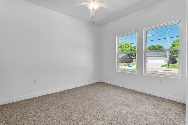 1312 S Clements Street, Gainesville, TX 76240