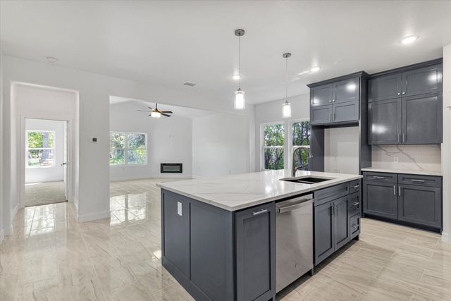 1312 S Clements Street, Gainesville, TX 76240