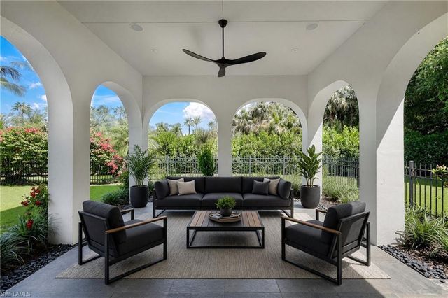 1609 Chinaberry WAY, Naples, FL 34105