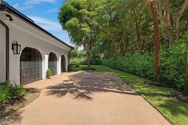1609 Chinaberry WAY, Naples, FL 34105
