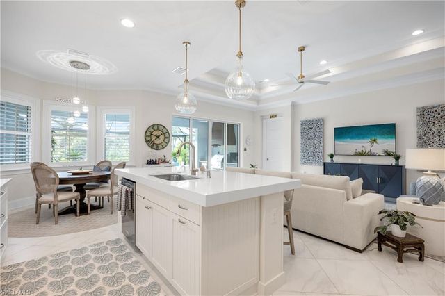 6472 Arriba AVE, Naples, FL 34113