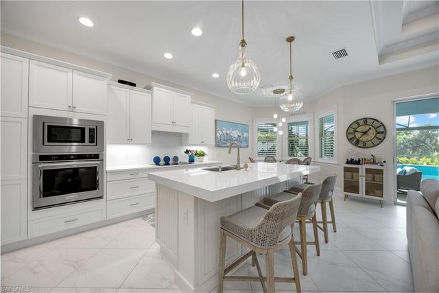 6472 Arriba AVE, Naples, FL 34113