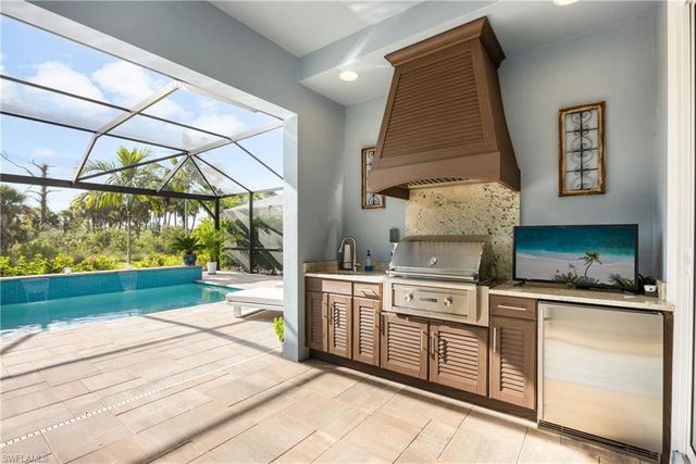 6472 Arriba AVE, Naples, FL 34113