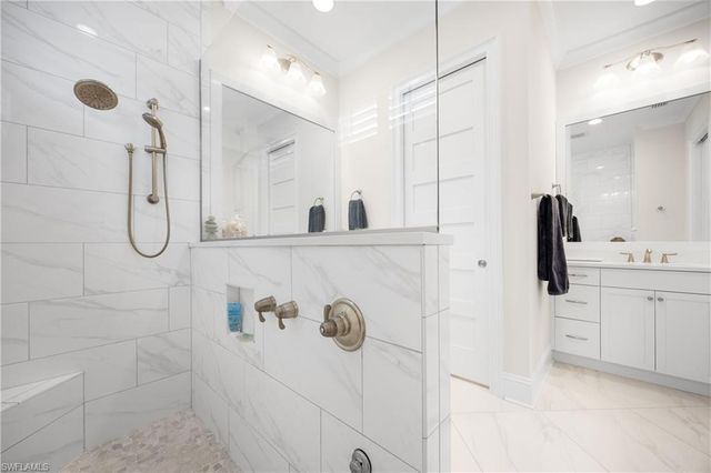 6472 Arriba AVE, Naples, FL 34113