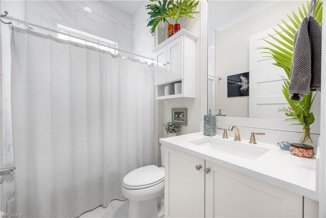 6472 Arriba AVE, Naples, FL 34113
