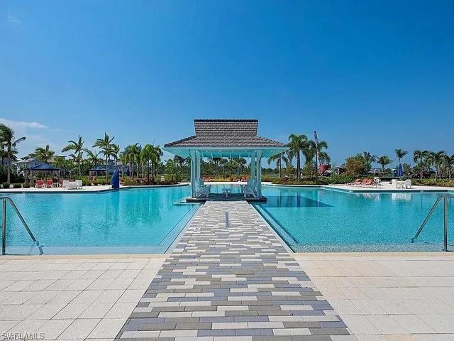 6472 Arriba AVE, Naples, FL 34113