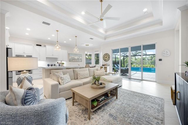 6472 Arriba AVE, Naples, FL 34113