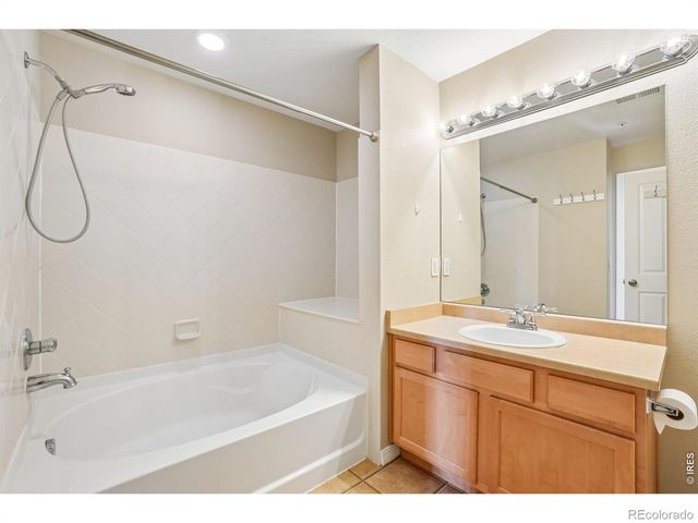 804 Summer Hawk Drive 4203, Longmont, CO 80504