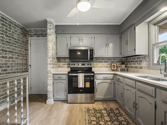 3919 Falling Leaf Drive, Rockford, IL 61109