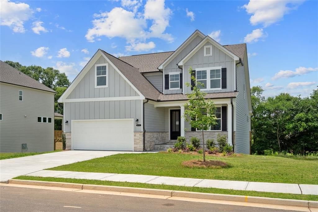 670 Grand Wehunt Drive, Hoschton, GA 30548
