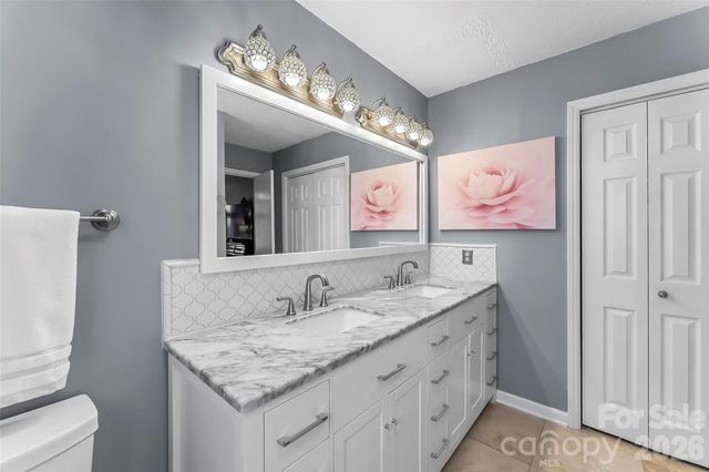 3104 Zion Church Road, Hickory, NC 28602