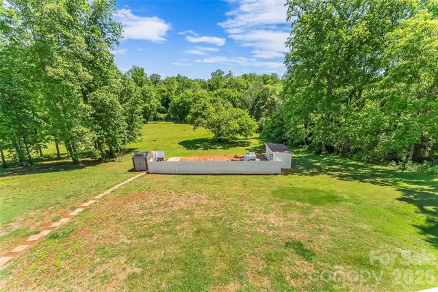 3104 Zion Church Road, Hickory, NC 28602