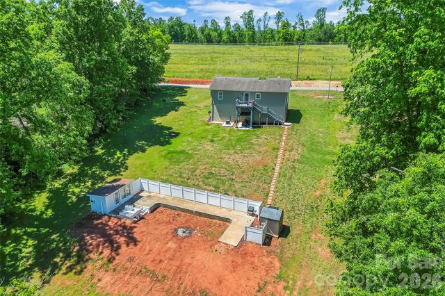 3104 Zion Church Road, Hickory, NC 28602